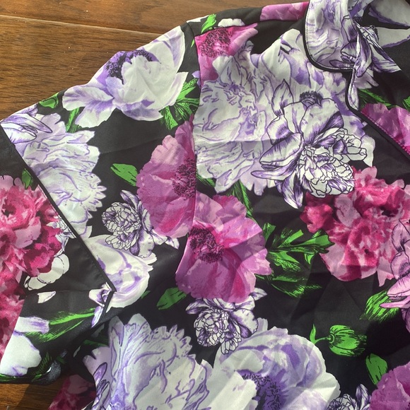 ♻️Victoria’s Secret Floral Sleepwear Blouse •Size XXL• ♻️ - Picture 3 of 5